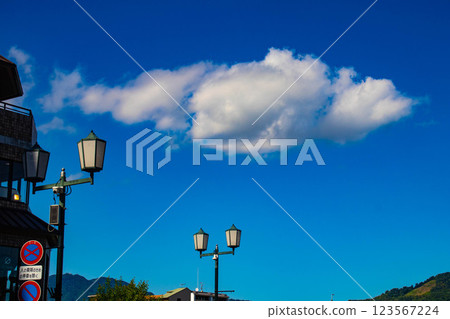 [京都風景]從三條大橋望去鴨川周圍的天空和雲彩 123567224