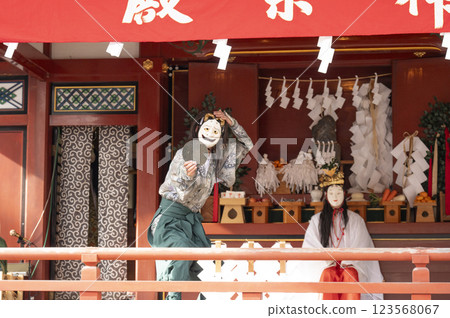 被指定為重要無形民俗文化遺產:秩父神社的“神代神樂” 被指定為重要無形民俗文化遺產:秩父神社的“神代神樂” 123568067