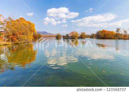 北海道的秋天：大沼公園的紅葉 123568737