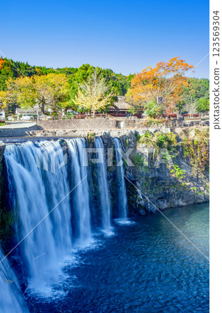 Harajiri Falls Autumn leaves 123569304