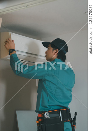 Electrical worker Electrical worker 123570085