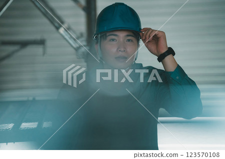 Electrical worker  123570108
