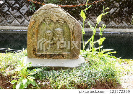 Scenery of a roadside statue on Kiyamachi Street in Kinosaki Onsen, Toyooka City, Hyogo Prefecture Scenery of a roadside statue on Kiyamachi Street in Kinosaki Onsen, Toyooka City, Hyogo Prefecture 123572299