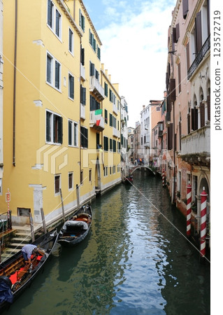 Waterways crisscrossing Venice, the city of water Waterways crisscrossing Venice, the city of water 123572719