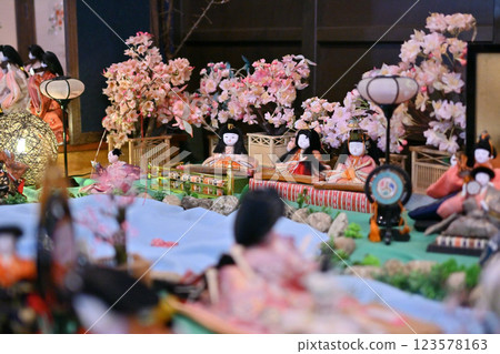 Konosu Surprise Doll Festival - Flower and Music Museum Kawasato "Hanakyu no Sato" Hexagonal Pyramid Doll Stand and Hanging Dolls Konosu Surprise Doll Festival - Flower and Music Museum Kawasato "Hanakyu no Sato" Hexagonal Pyramid Doll Stand and Hanging Dolls 123578163