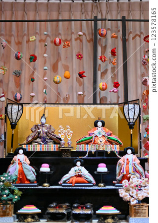 鴻巢驚喜娃娃節 - 花與音樂博物館川裡「花秋之鄉」六角金字塔娃娃架與吊掛娃娃 鴻巢驚喜娃娃節 - 花與音樂博物館川裡「花秋之鄉」六角金字塔娃娃架與吊掛娃娃 123578165