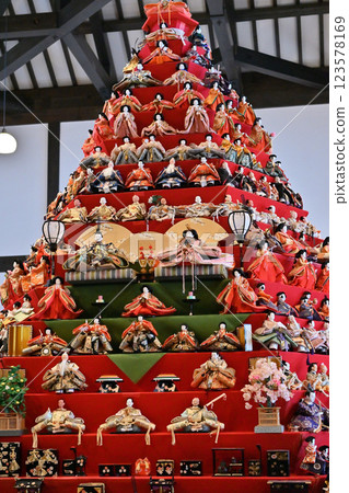 鴻巢驚喜娃娃節 - 花與音樂博物館川裡「花秋之鄉」六角金字塔娃娃架與吊掛娃娃 123578169