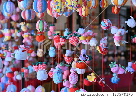 Konosu Surprise Doll Festival - Flower and Music Museum Kawasato "Hanakyu no Sato" Hexagonal Pyramid Doll Stand and Hanging Dolls 123578179