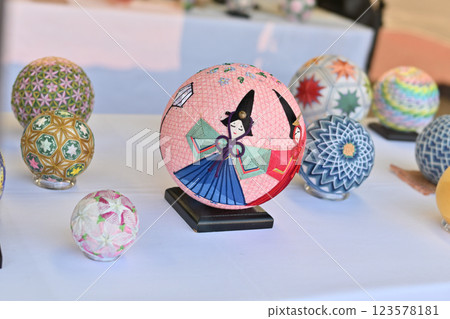 Konosu Surprise Doll Festival - Flower and Music Museum Kawasato "Hanakyu no Sato" Hexagonal Pyramid Doll Stand and Hanging Dolls 123578181