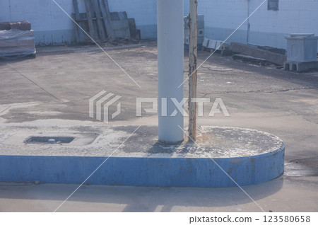 Disused gas station 123580658