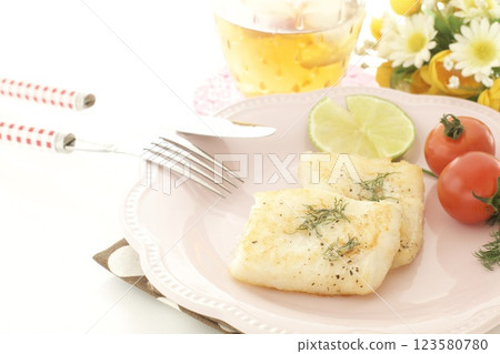 Deep-fried cherry tomatoes and flounder 123580780