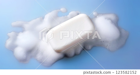 白色肥皂和大量泡沫 123582152