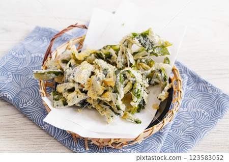 Tempura of wakame Tempura of wakame 123583052