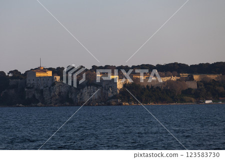 The fort royal on the island Sainte-Marguerite near Cannes 123583730