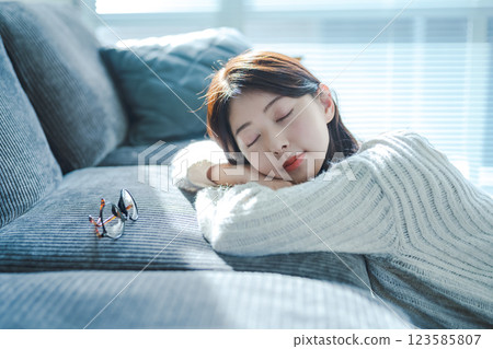 Female portrait 123585807