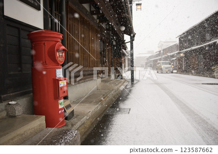 Gifu City: Snow-covered old townscape of Kawaramachi 14 123587662