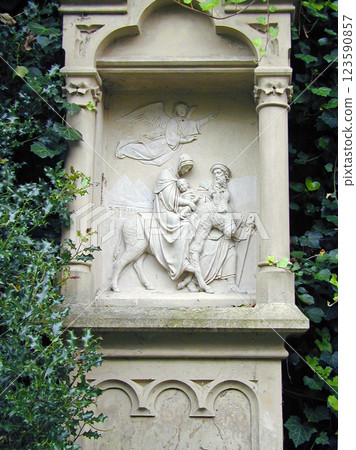 德國林茨聖馬丁教堂，路標上寫著“基督逃往埃及” 123590857