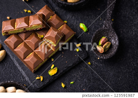 Dubai chocolate with kadayif pistachio filling Dubai chocolate with kadayif pistachio filling 123591987