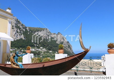 卡布里島，羅馬皇帝鍾愛的地中海寶石 123592943