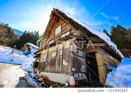 白川鄉白雪皚皚的民宿 白川鄉白雪皚皚的民宿 123595307