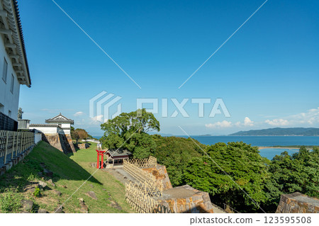 富岡城是位於熊本縣天草郡苓北町的天然要塞，抵禦了天草四郎率領的叛軍的猛烈進攻 123595508
