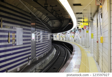 Inside Osakajo Kitazume Station on the Tozai Line Inside Osakajo Kitazume Station on the Tozai Line 123597027
