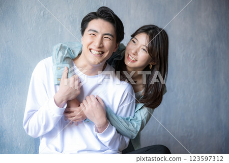 Smiling couple, upper body 123597312