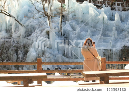 Chichibu Onouchi Icicles - A tourist attraction in Chichibu Chichibu Onouchi Icicles - A tourist attraction in Chichibu 123598180