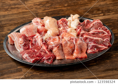 肉拼盤 123598324
