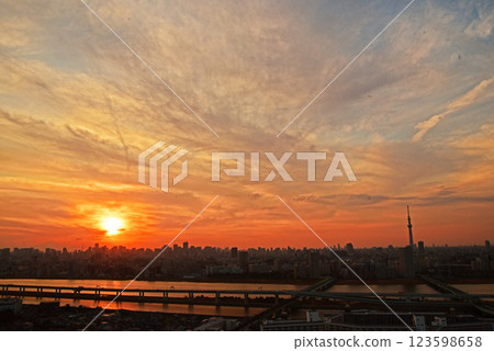 Tokyo at dusk 123598658