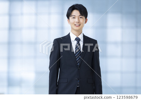 生意，生命的終結，穿西裝的年輕人 123598679