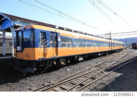 火車停在車站 123598821