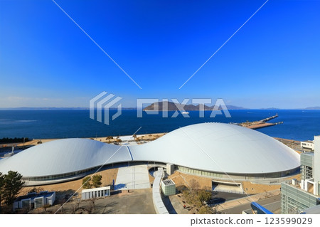 [Kagawa Prefecture] Sunport Takamatsu (Anabuki Arena Kagawa) on a clear day 123599029