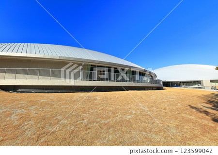 [Kagawa Prefecture] Sunport Takamatsu (Anabuki Arena Kagawa) on a clear day 123599042