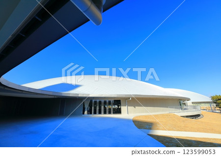 [Kagawa Prefecture] Sunport Takamatsu (Anabuki Arena Kagawa) on a clear day 123599053