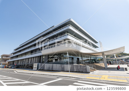 Onomichi City Hall in fine weather, Onomichi City, Hiroshima Prefecture 123599800