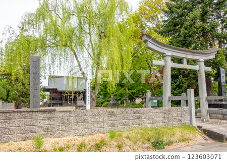 Akita Suwa Shrine: Emperor Meiji's Rokugo Rest House, with a canteen Akita Suwa Shrine: Emperor Meiji's Rokugo Rest House, with a canteen 123603071
