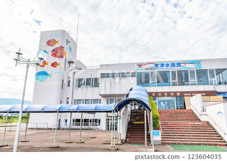 Uozu Aquarium in sunny weather, Uozu City, Toyama Prefecture Uozu Aquarium in sunny weather, Uozu City, Toyama Prefecture 123604035
