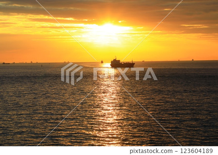 Dawn of the Kanmon Strait Dawn of the Kanmon Strait 123604189