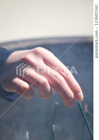 雙手奉香 123605542