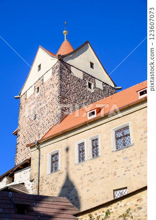 Loket Castle, a 12th-century gothic castle in the Karlovy Vary Region in Czech Republic 123607073