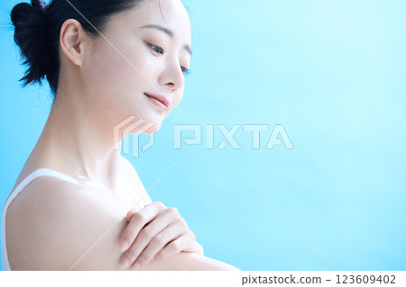 Young woman healthy skin care portrait Young woman healthy skin care portrait 123609402