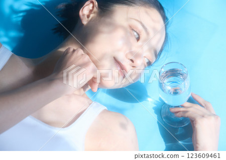 Young woman healthy skin care portrait 123609461