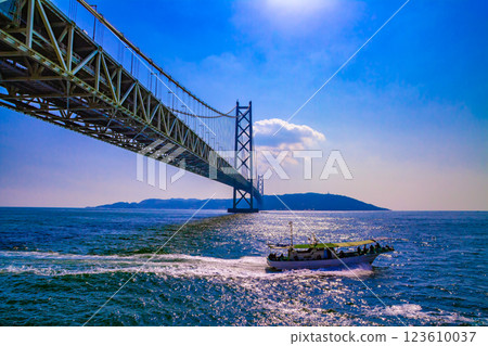 Akashi Kaikyo Bridge 123610037