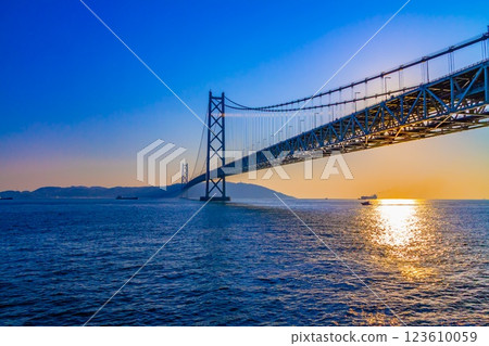 Akashi Kaikyo Bridge 123610059