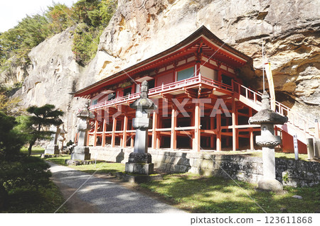 位於懸崖底部洞穴中的達谷岩屋毗沙門堂 123611868