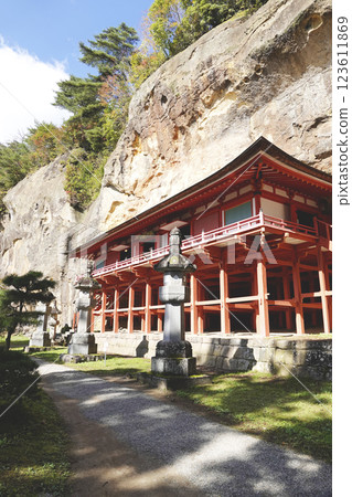 位於懸崖底部洞穴中的達谷岩屋毗沙門堂 123611869