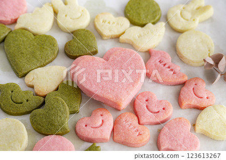 Die-cut cookie 123613267