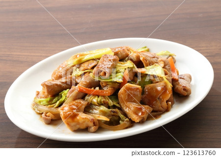 當地一家中餐館的炒內臟菜單 123613760