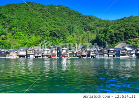 [Kyoto Prefecture] Funaya of Ine on a clear day 123614111